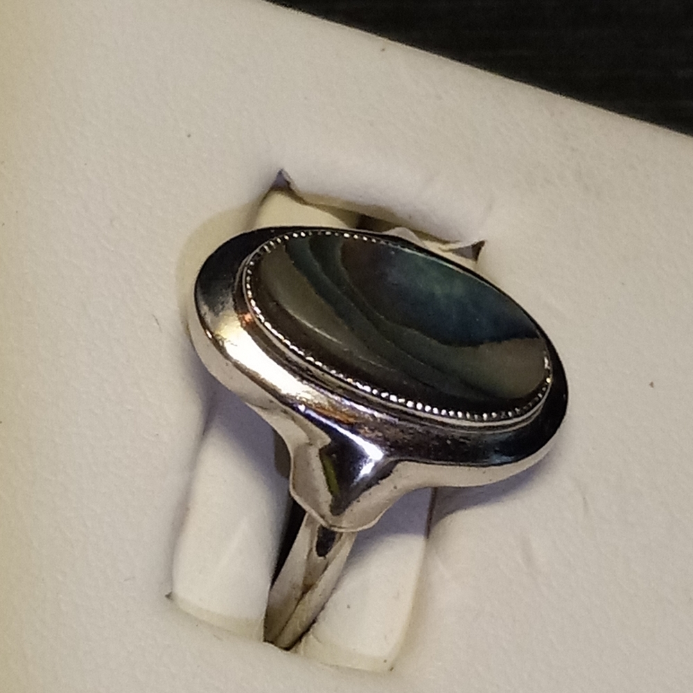 Silver tone Abalone Avon ring - Picture 7 of 8